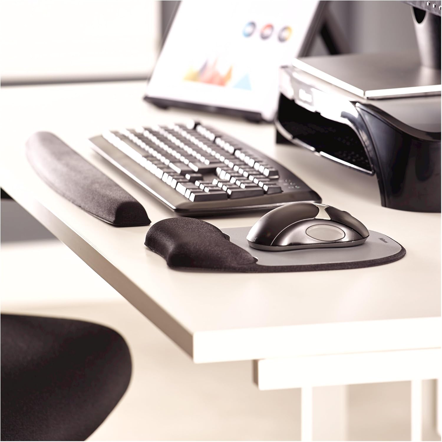 Fellowes Memory Foam Keyboard Rest Black - Image 3