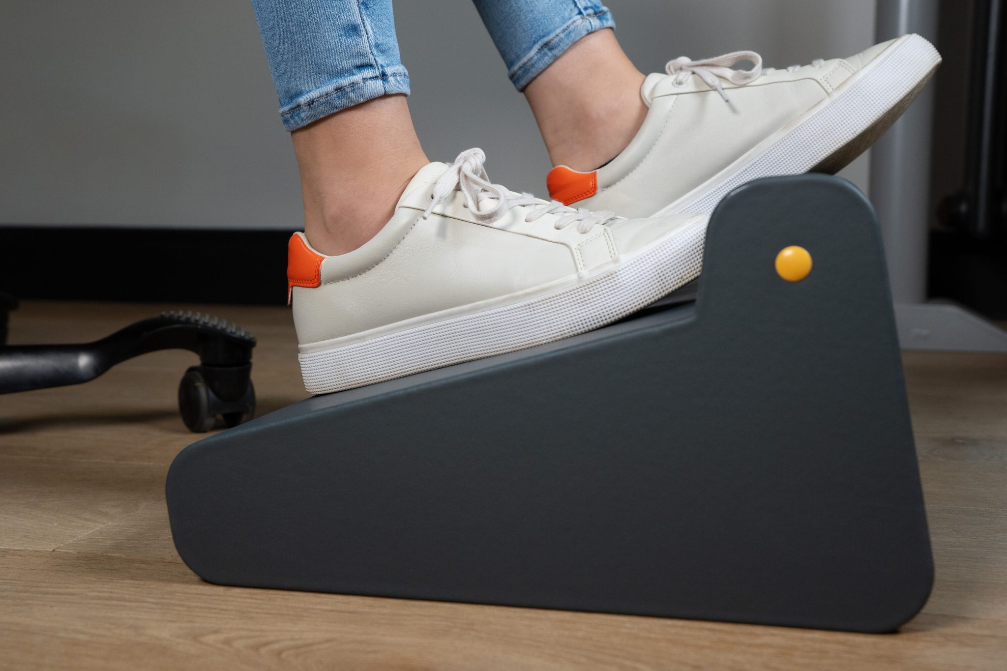 BakkerElkhuizen FootRest No. 3 - Image 4