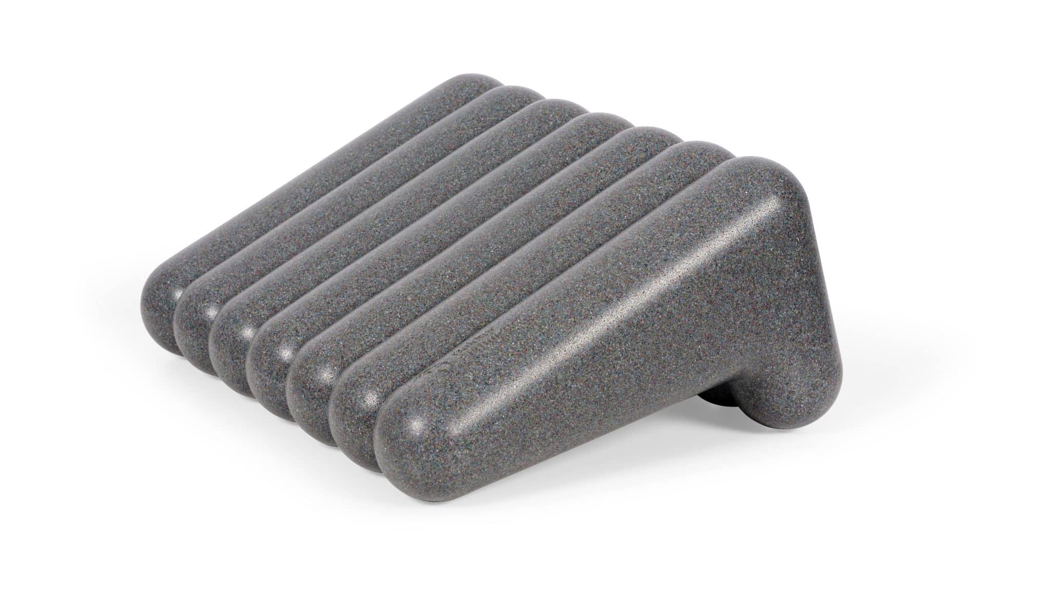 FootRest No.4 by BakkerElkhuizen shown from a front angled view.
